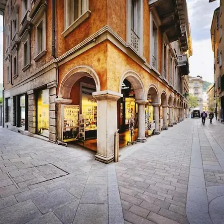 Ed Elegante Con Parcheggio E Wifi Gratis Appartamento